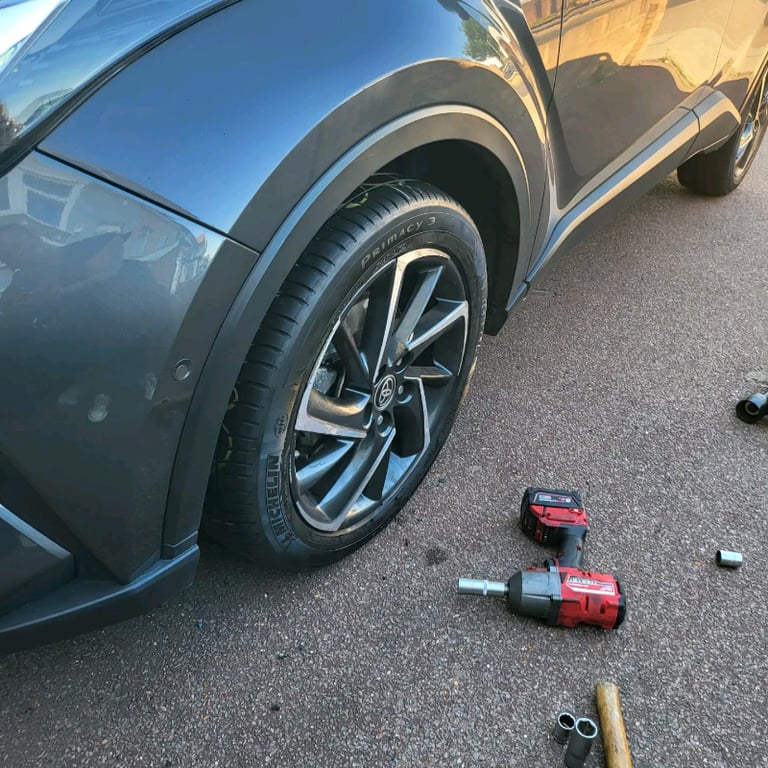 Mobile Tyre Fitter - Kilburn, London / NW22RE