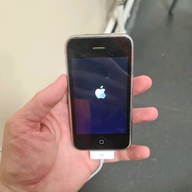 image for SPARES OR REPAIRS / Iphone 3G / turns on then off again 