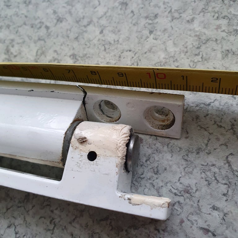 Urgently needed. PVC Door Hinge. See pictures 