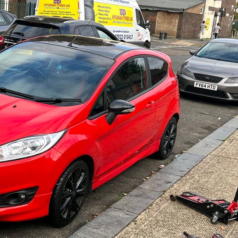 Mobile Tyre Fitter - Bow