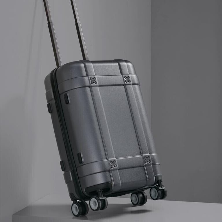 Big sale J L Y  light weight Suitcase, good quality,24 inch for ￡28