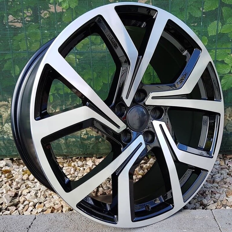 17" 18" & 19" Clubsport style Alloy wheels and tyres (5x100, 5x112) Suits Most VW, SEAT ETC