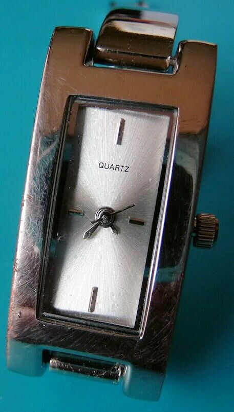 CHROMED BRACELET QUARTZ FASHION WATCH IN G.W.O.