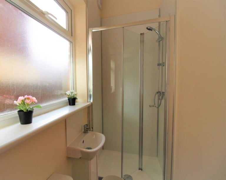 FRIENDLY HOUSE SHARE - BALBY!