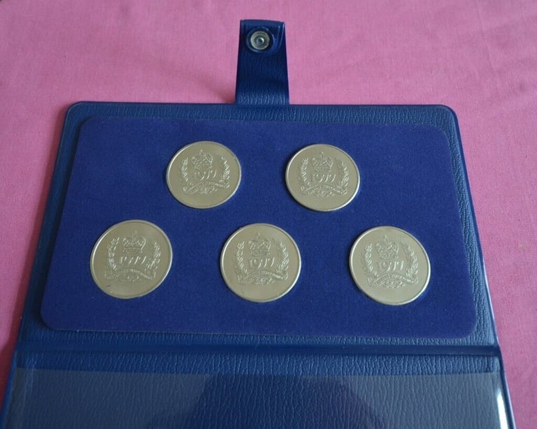  THE QUEEN'S SILVER JUBILEE 5 MADALLION SET  