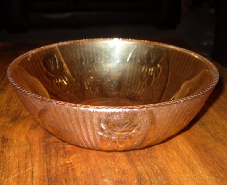 Carnival Glass Bowls 7 Piece Set - 1 x 20cm & 6 x 11cm