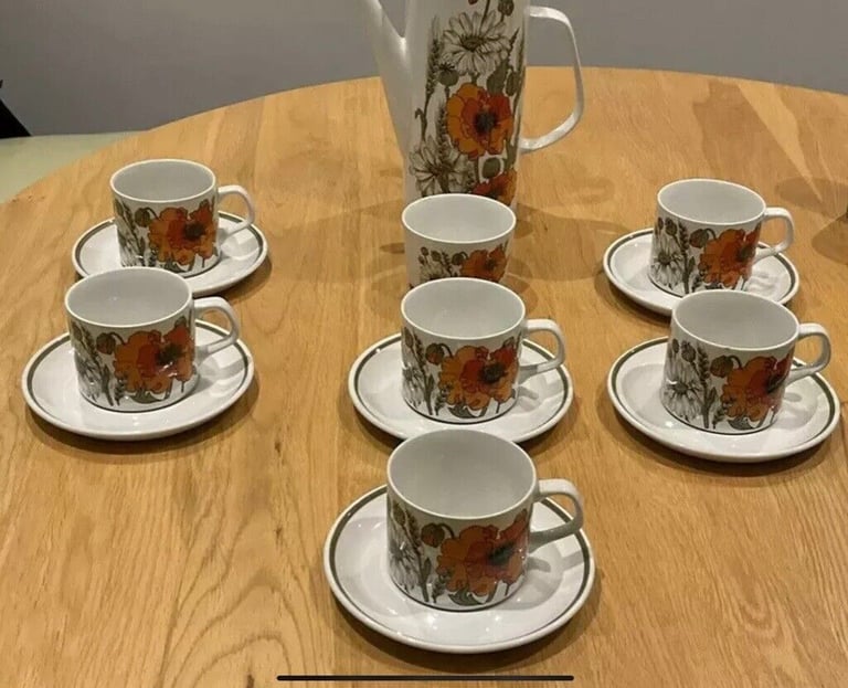 J&G Meakin Poppy Coffee Set