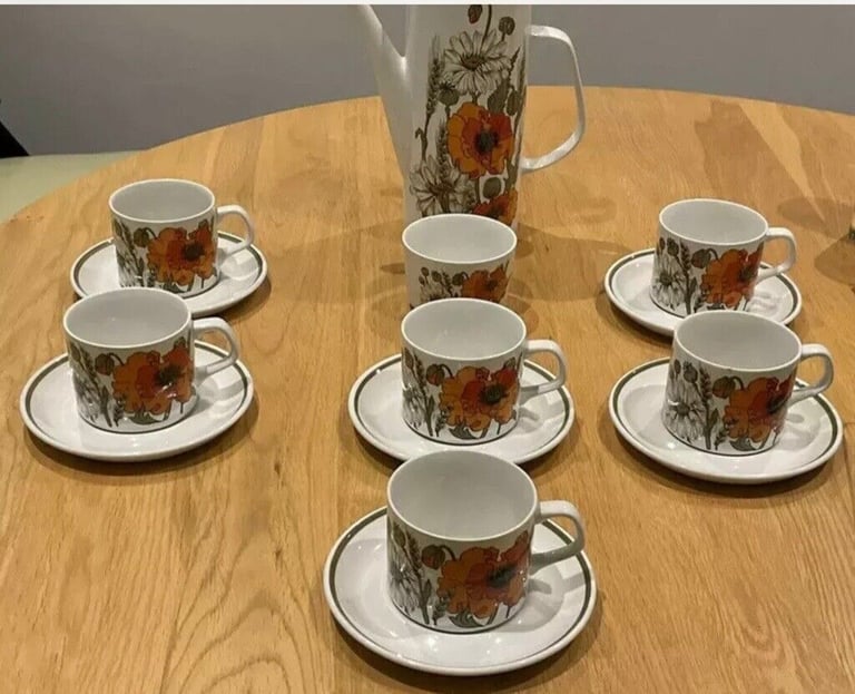 J&G Meakin Poppy Coffee Set