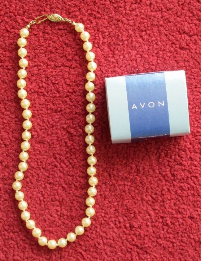image for 'AVON' PRETTY PEARL NECKLACE, BRAND NEW & BOXED, 18; LONG, GOLD COLOURED CLASP