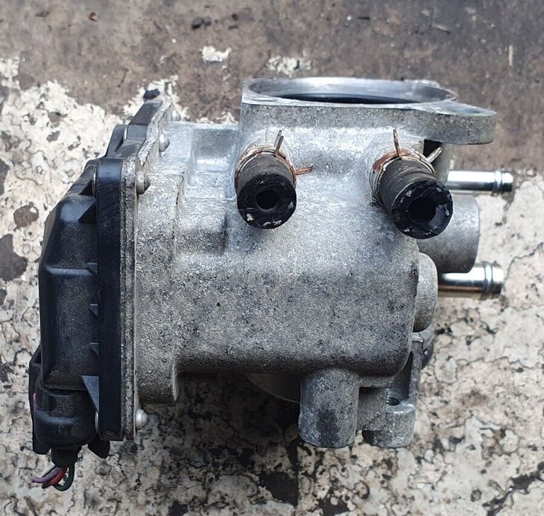 Toyota Yaris 1.3 Throttle Body 2006