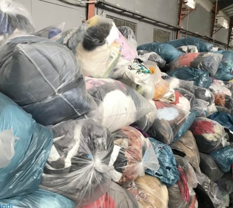 image for Second Hand Clothes Wholesaler Adults or Kids From £1 Kilo. Delivery Available