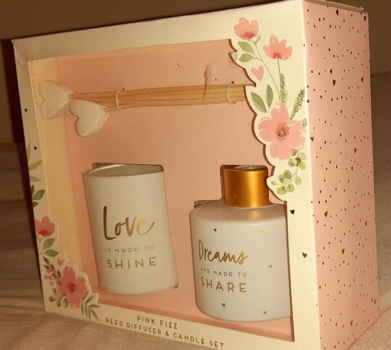 image for NEW Gift Set - Pink Fizz Reed Diffuser & Candle Set