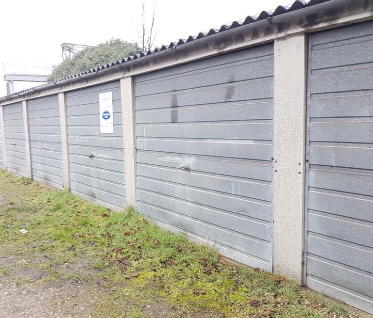 Garage/Parking/Storage to rent: Cromwell Road (r/o 35-37) Warley, Brentwood, Essex CM14 5DT