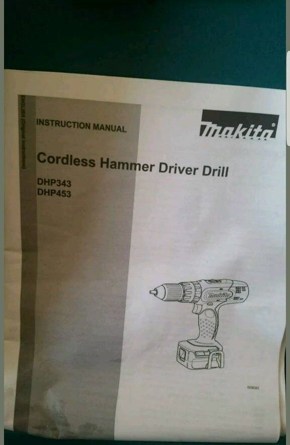 Makita 18-volt Combi Drill 1.5 Ah 3 lithium ion brand new batteries