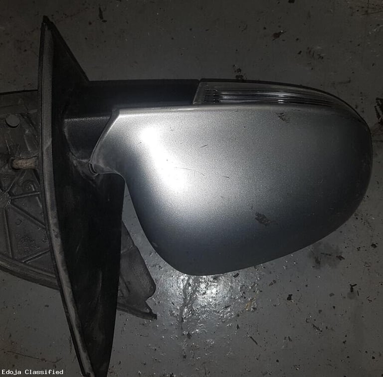 VW Golf Right Side Wing Mirror Silver 2006