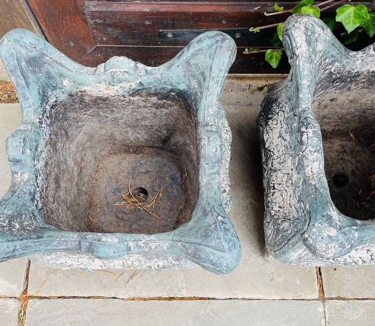 Decorative concrete planters/urns x 2 for the pair £70
