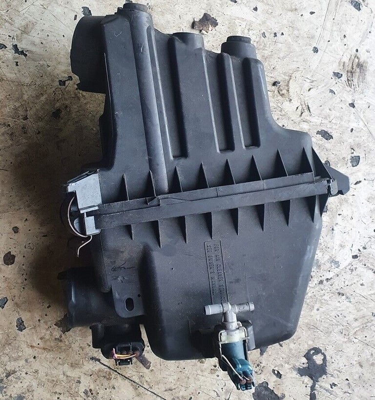 Toyota Yaris 1.3 Air Filter Box Complete 2005