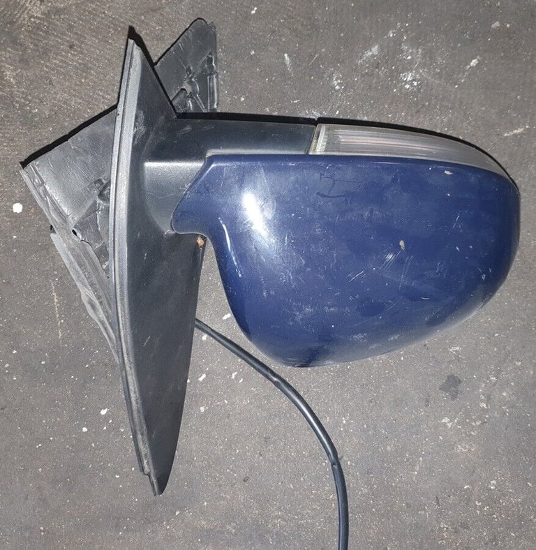 image for VW Golf Mk5 Right Side Wing Mirror Blue 2006