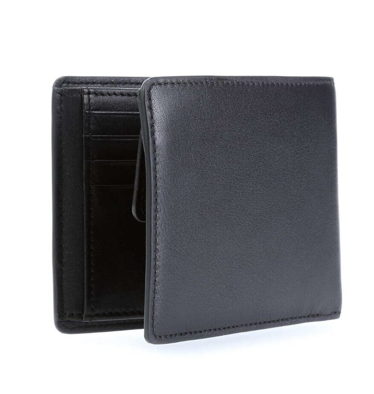 HUGO BOSS. NEW. Subway Wallet leather black. New with box. 