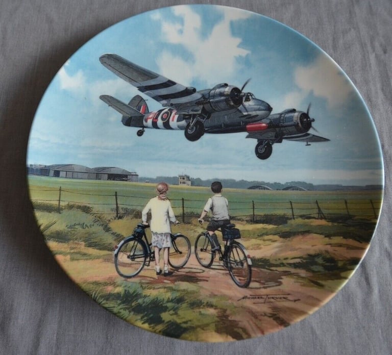  HERO'S OF THE SKY PLATES NUMBERS 1 TO 6 of 12 ALL 12 £80