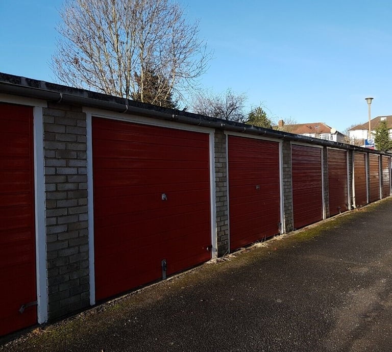 Garage/Parking/Storage to rent: Grovebury Court, Chase Road, Oakwood, London N14 4JR 