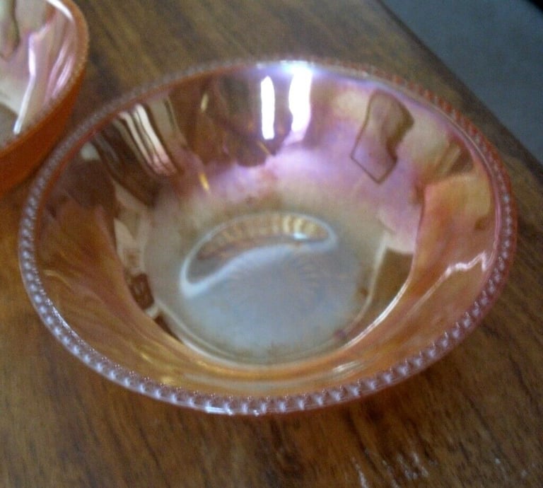 Carnival Glass Bowls 7 Piece Set - 1 x 20cm & 6 x 11cm