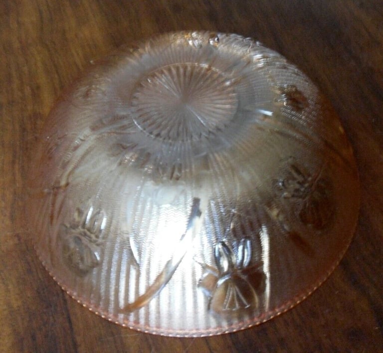 Carnival Glass Bowls 7 Piece Set - 1 x 20cm & 6 x 11cm