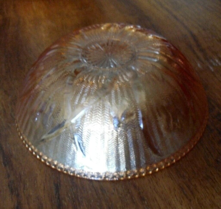 Carnival Glass Bowls 7 Piece Set - 1 x 20cm & 6 x 11cm