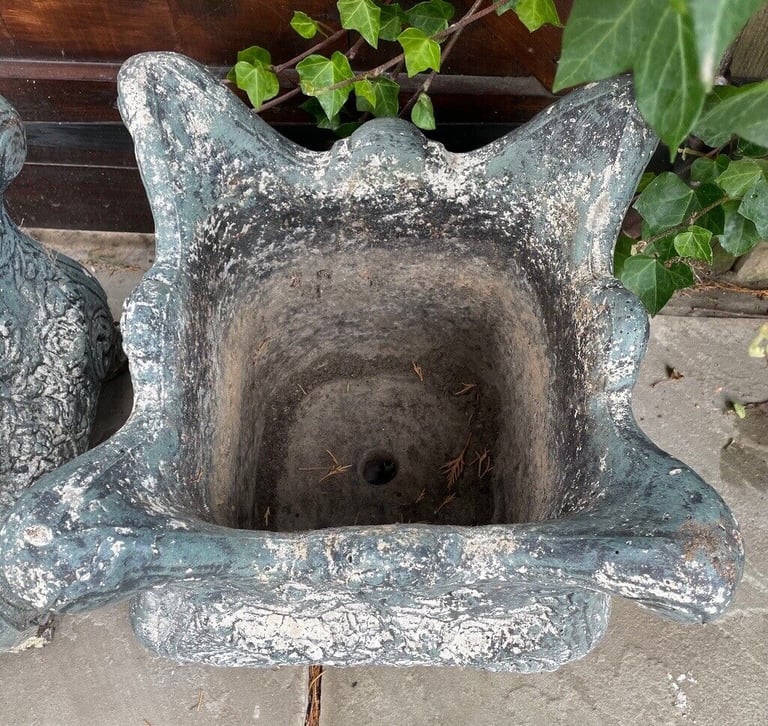 Decorative concrete planters/urns x 2 for the pair £70