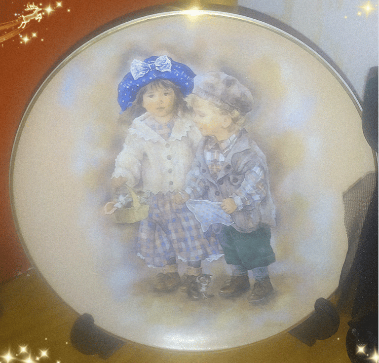 Some collectable plates have two others with flowers 