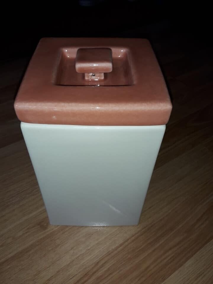 STORAGE JAR WITH LID