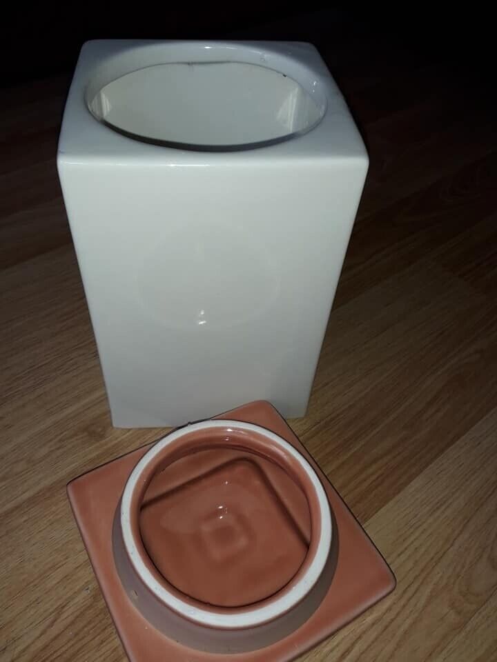 STORAGE JAR WITH LID