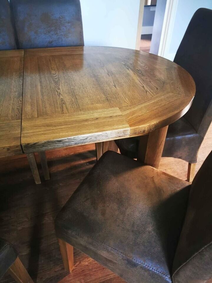 Cotswood Real Oak Extremly Heavy Table and 6 chairs