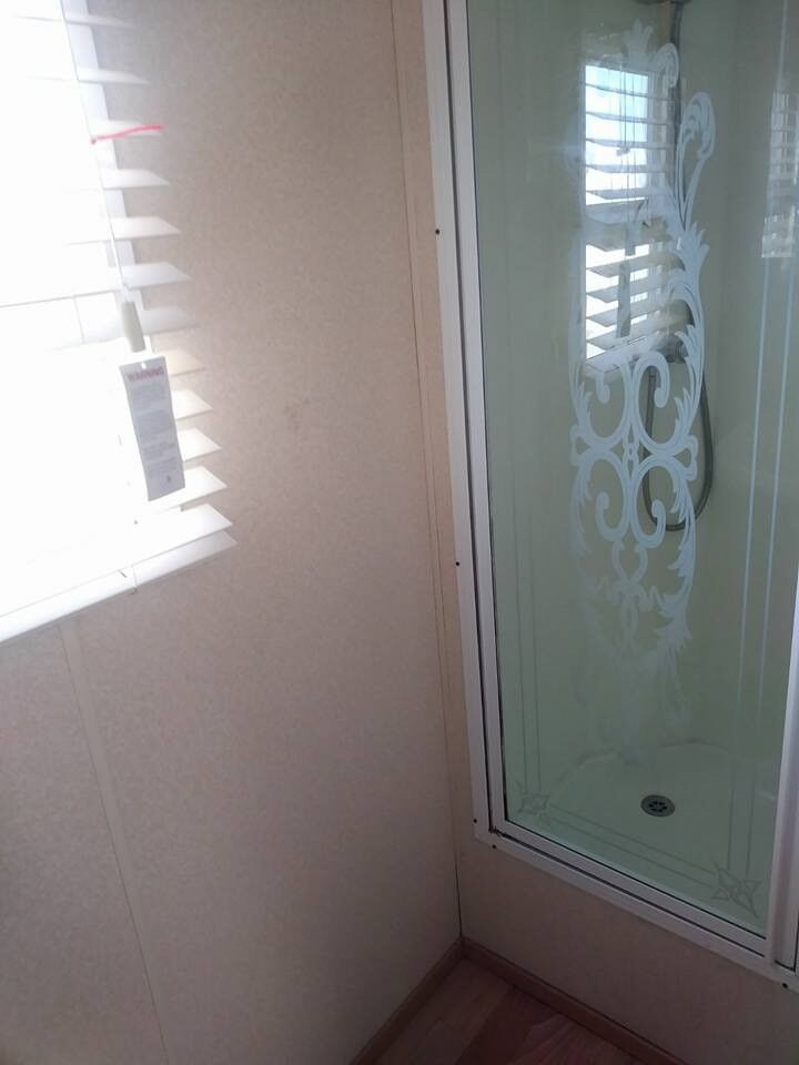 Beautiful 8 Berth 3 bedroom static caravan to rent on Happy Days Towyn North Wales