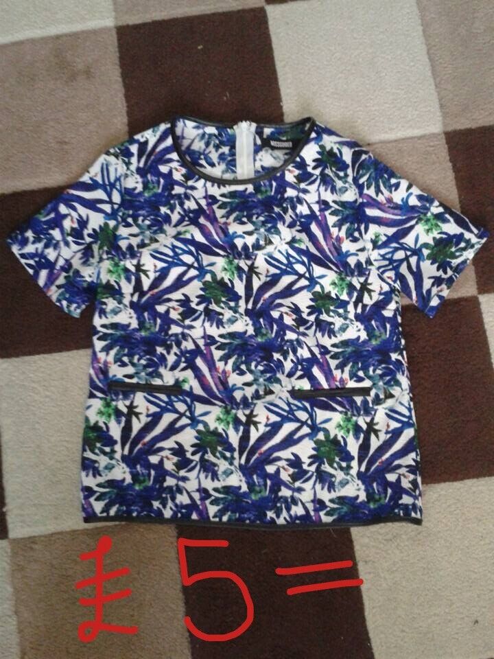 image for LADIES SIZE 6 CLOTHES
