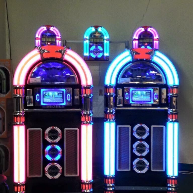 NEW WIFI/BLUETOOTH TOUCHSCREEN JUKEBOX, 