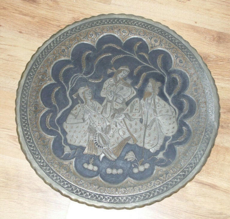 image for METAL ORIENTAL WALL PLATE CHARGER PLAQUE ARABIC ANTIQUE 2ft WIDE TABLE TOP SIGN