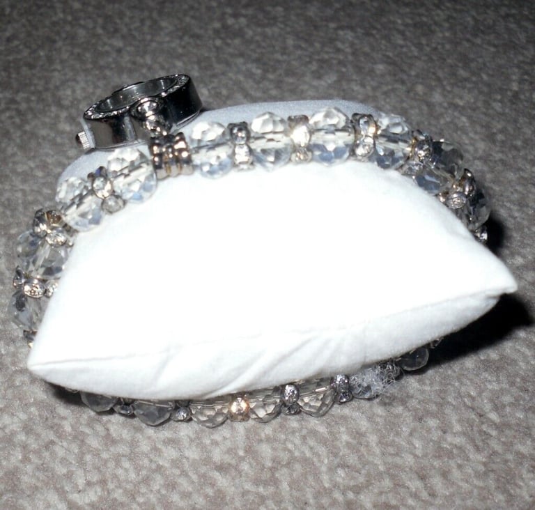 Ladies DIVA Stretch Bracelet Watch