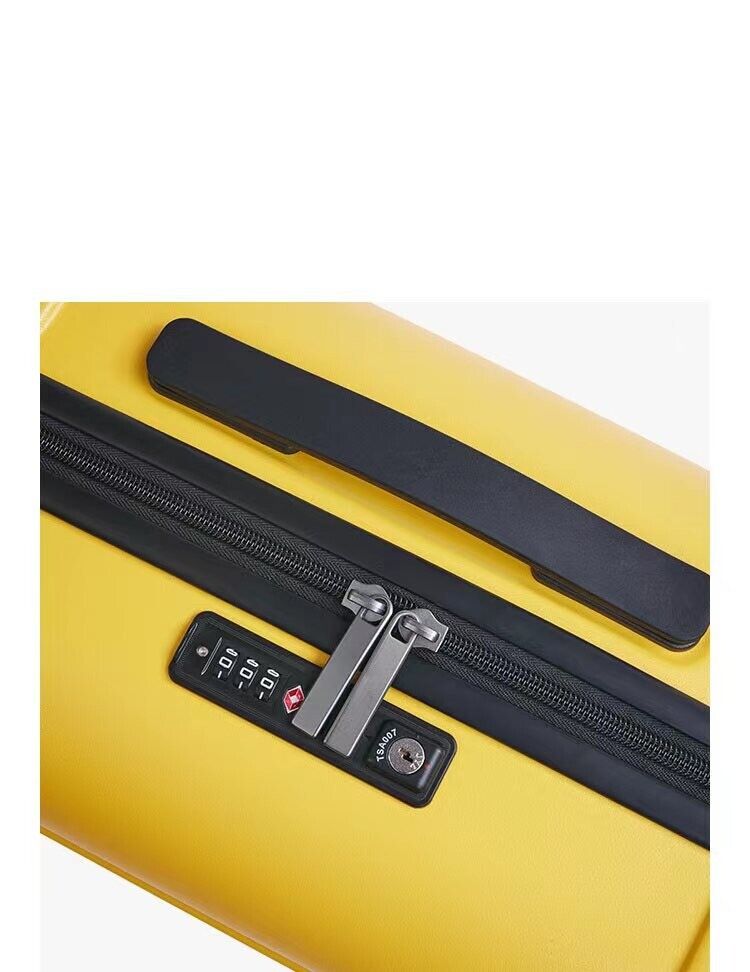 Big sale J L Y  light weight Suitcase, good quality,24 inch for ￡28