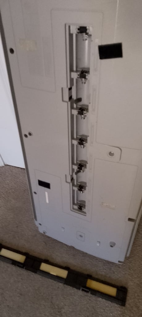 Yamaha electric keyboard PSR-275 with power adaptor