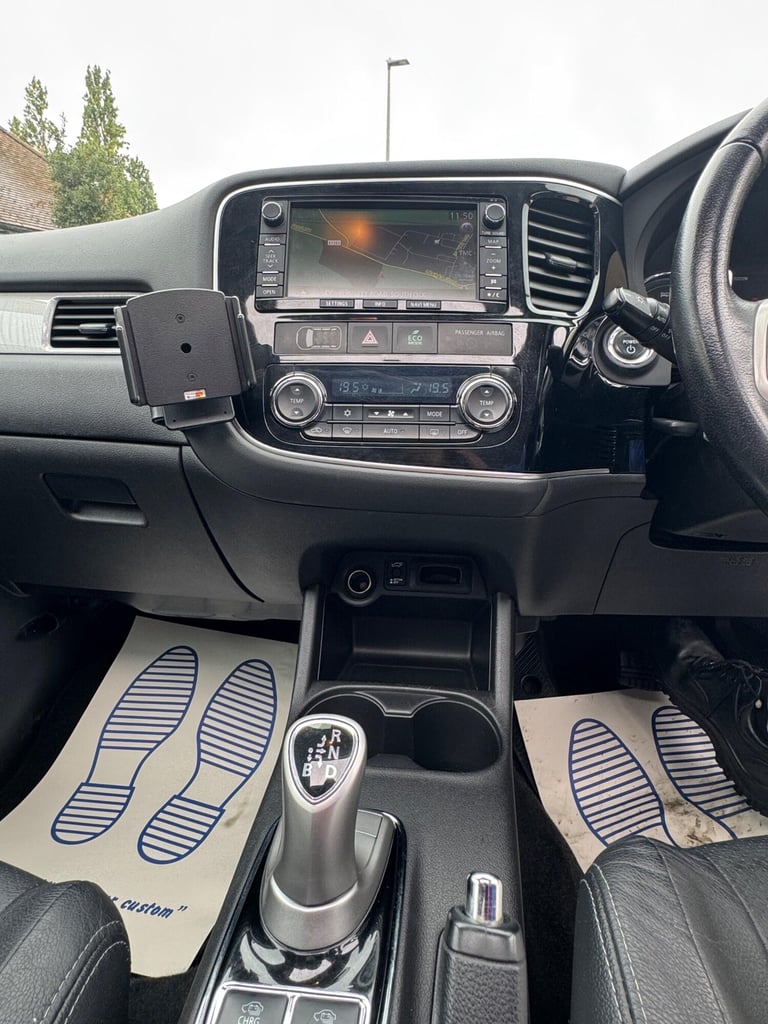  Mitsubishi Outlander 2.0h 12kWh GX4hs CVT 4WD Euro 5 (s/s) 5dr Petrol/Electric Hybrid Automatic