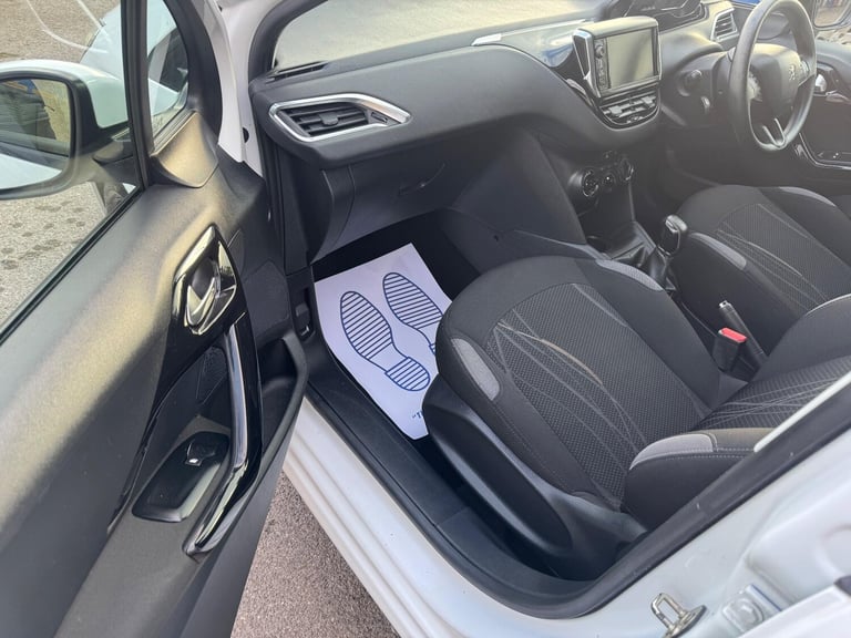  Peugeot 208 1.2 VTi Active Euro 5 5dr Petrol Manual