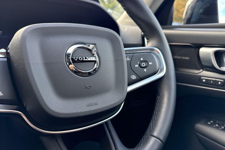 2022 Volvo XC40 2.0 B4 MHEV Ultimate SUV 5dr Petrol Hybrid DCT Auto Euro 6 (s/s) (197 ps) ESTATE ...