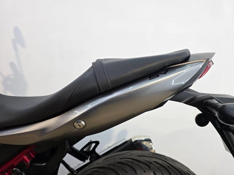 Suzuki SV650 Silver 2020 - ABS, Full Digital Display, Low Mileage