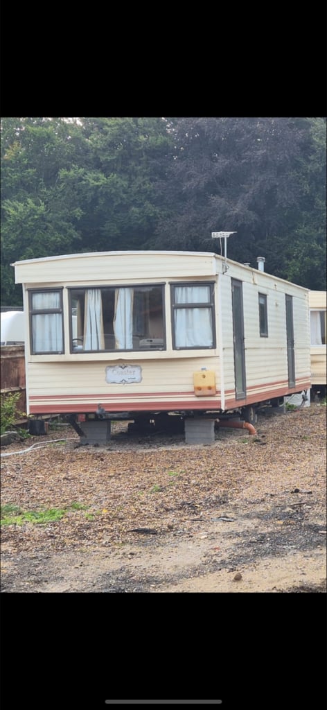 🏡 2-Bed Static caravan for rent -Winchester 