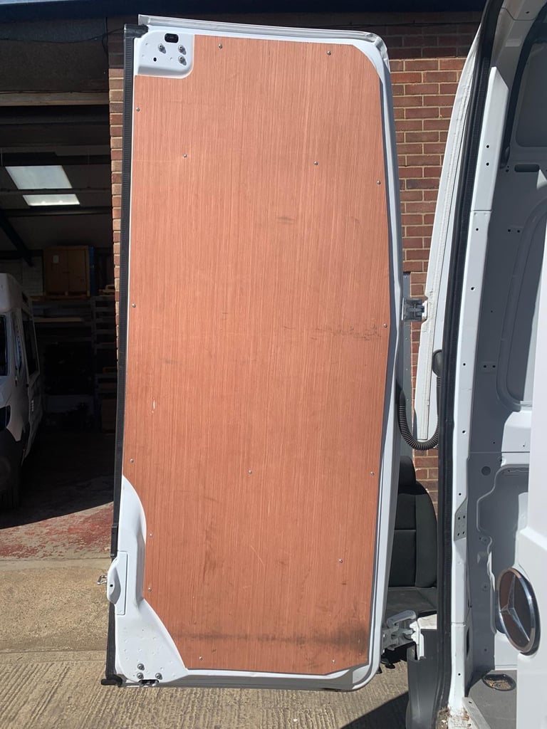 Mercedes sprinter rear doors