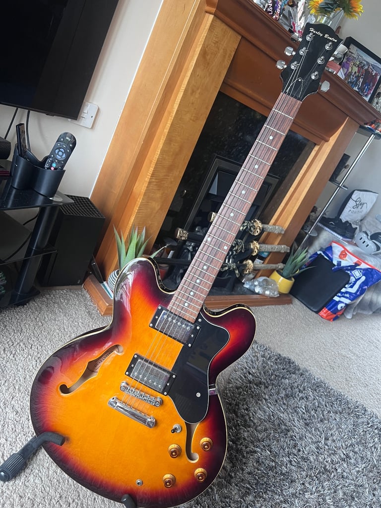 image for Harley Benton 335 copy in sunburst 