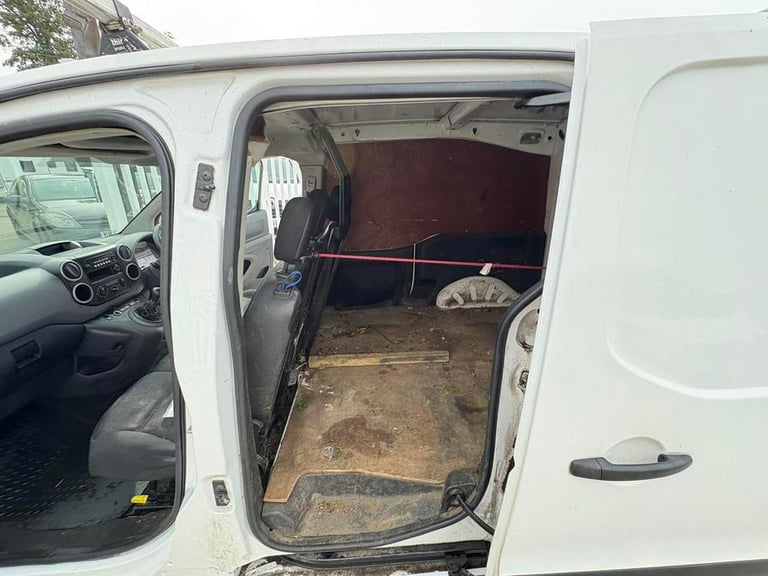 2017 Peugeot Partner Partner SE L1 Blue HDi Panel Van DIESEL Manual