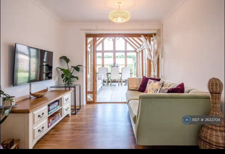 image for 3 bedroom house in Nightingale Avenue, Reydon, Southwold, IP18 (3 bed) (#2633704)