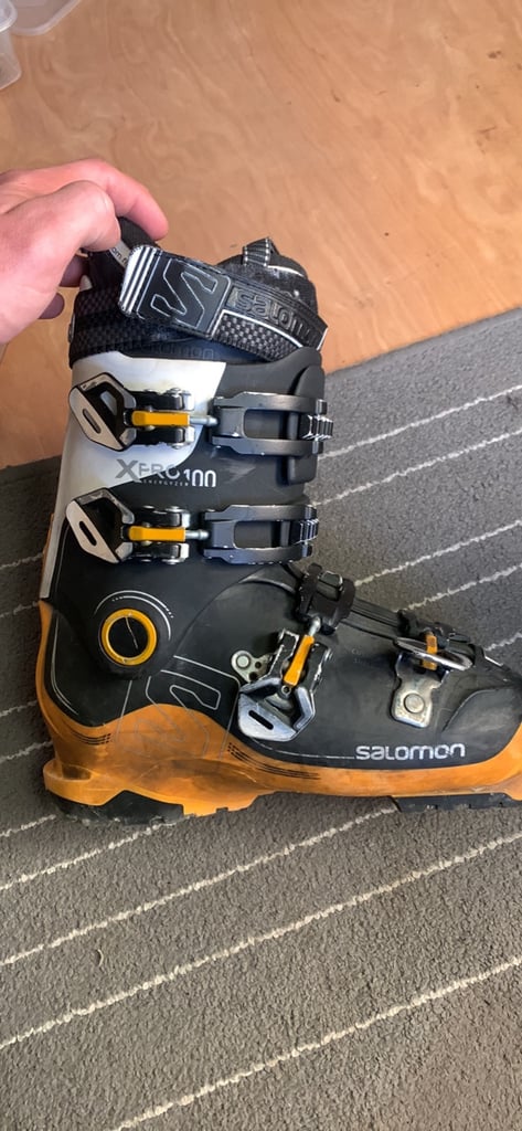 Salomon Ski boots & boot bag